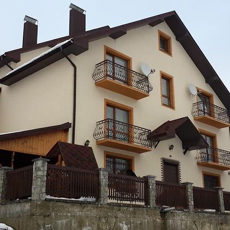 Садиба У Вишкові Vyshkiv Εξωτερικό φωτογραφία