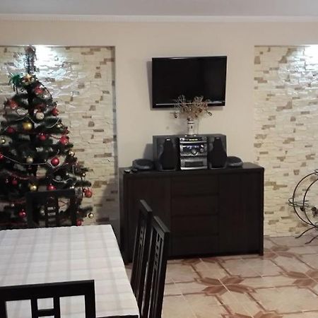 Садиба У Вишкові Vyshkiv Εξωτερικό φωτογραφία